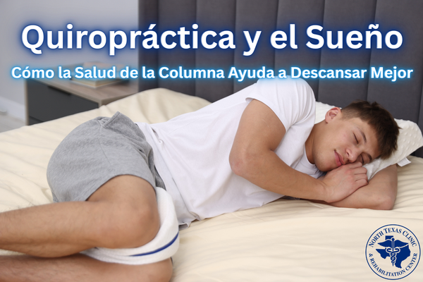 Mujer joven recibiendo tratamiento quiropráctico para el dolor de cuello.